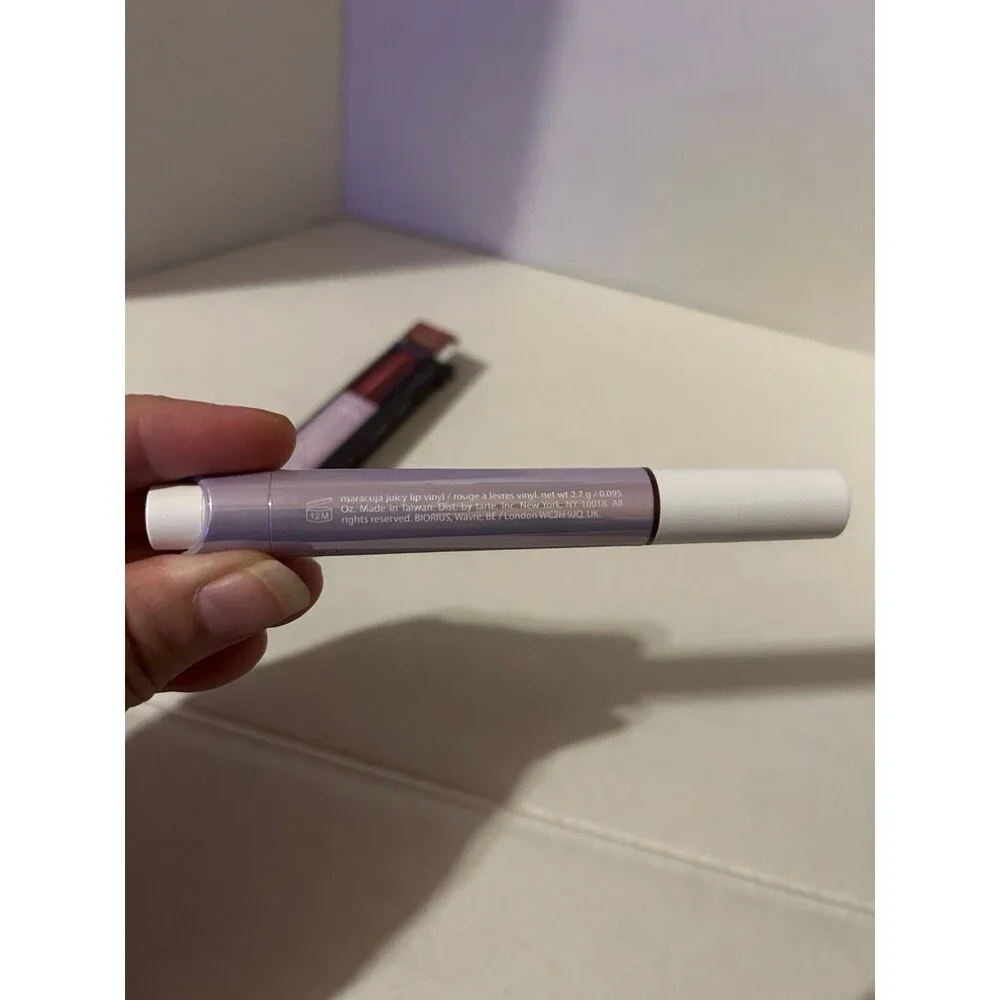 Tarte Maracuja Juicy Lip Vinyl in Shimmering Cranberry 2.7 g/0.095 oz